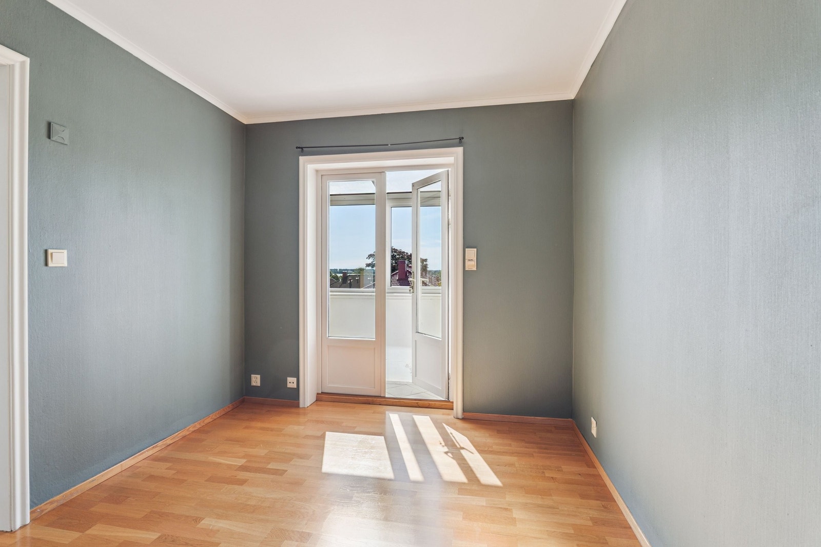 Sov 3/Kontor med innglasset balkong Galleribilde