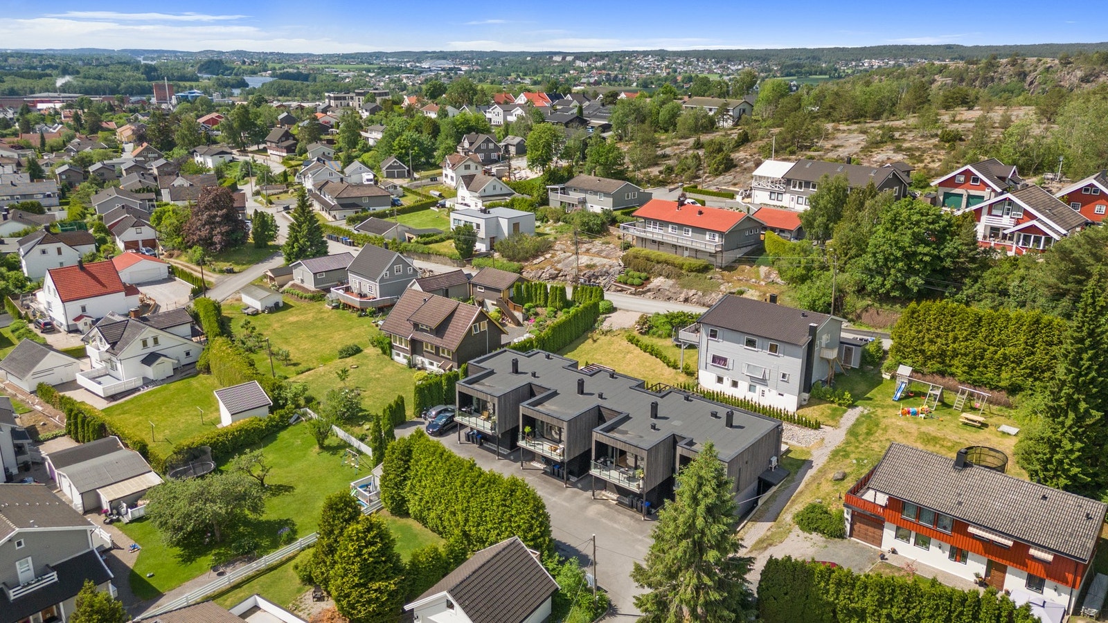 Sentralt, men rolig område mellom Sarpsborg og Fredrikstad. Galleribilde