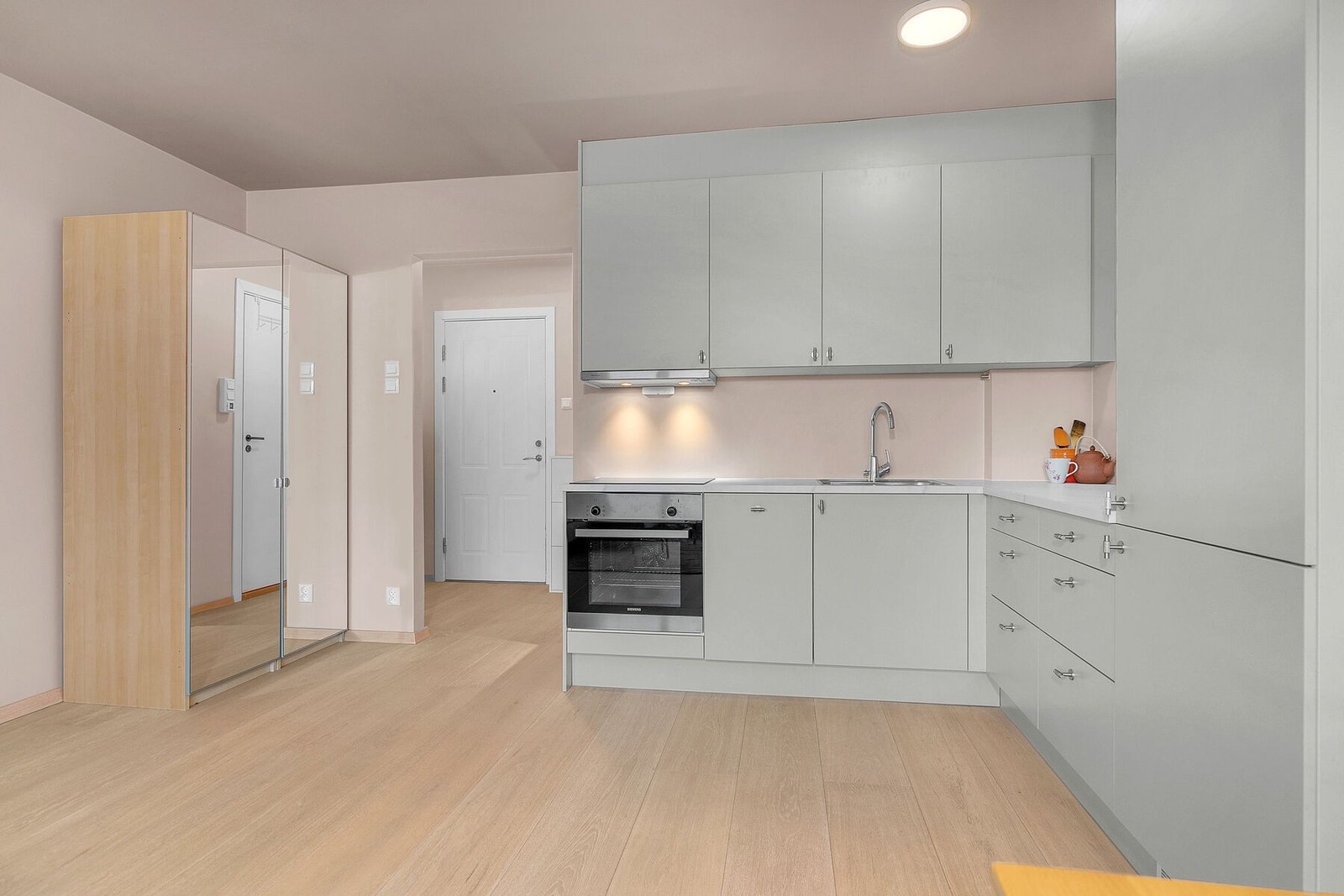 Stilrent, moderne kjøkken Galleribilde