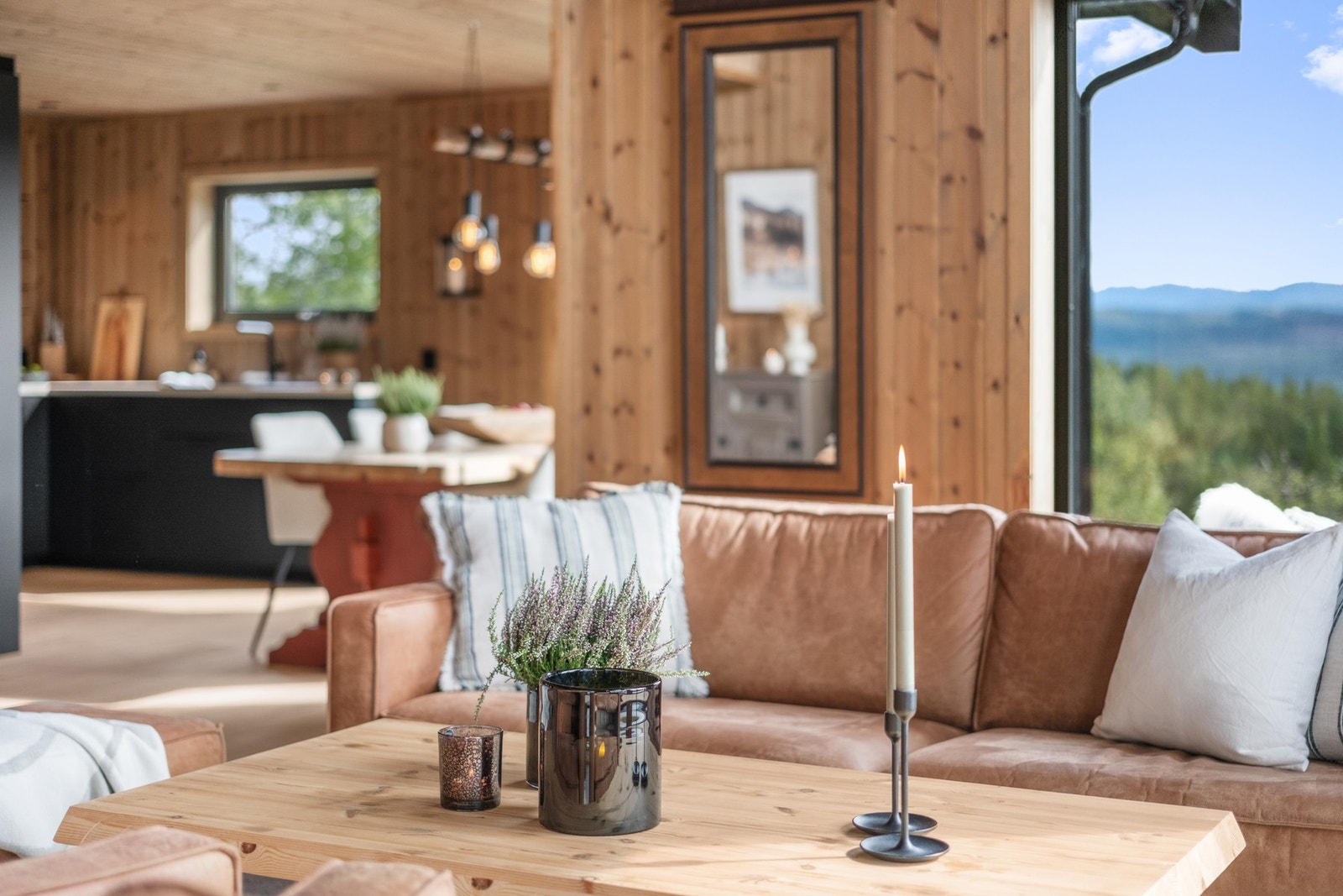 God plass til flere sittegrupper. Galleribilde