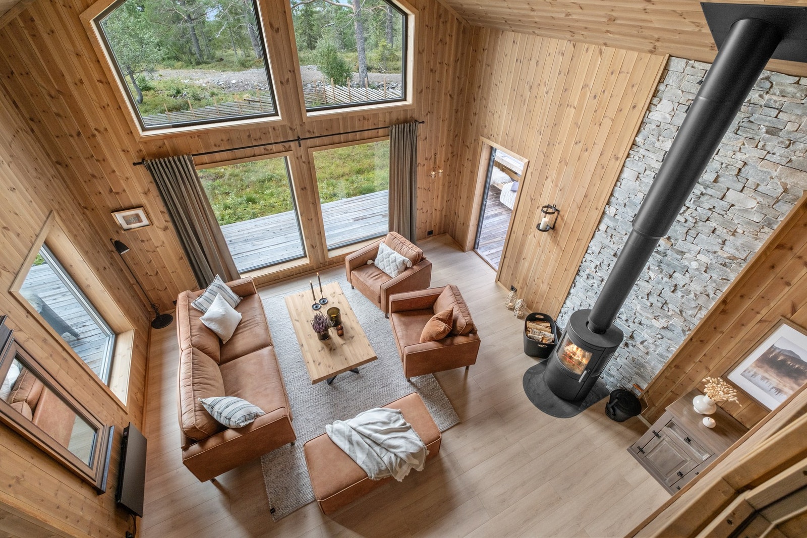 Åpent mellom loft og stue 1. etasje. Galleribilde