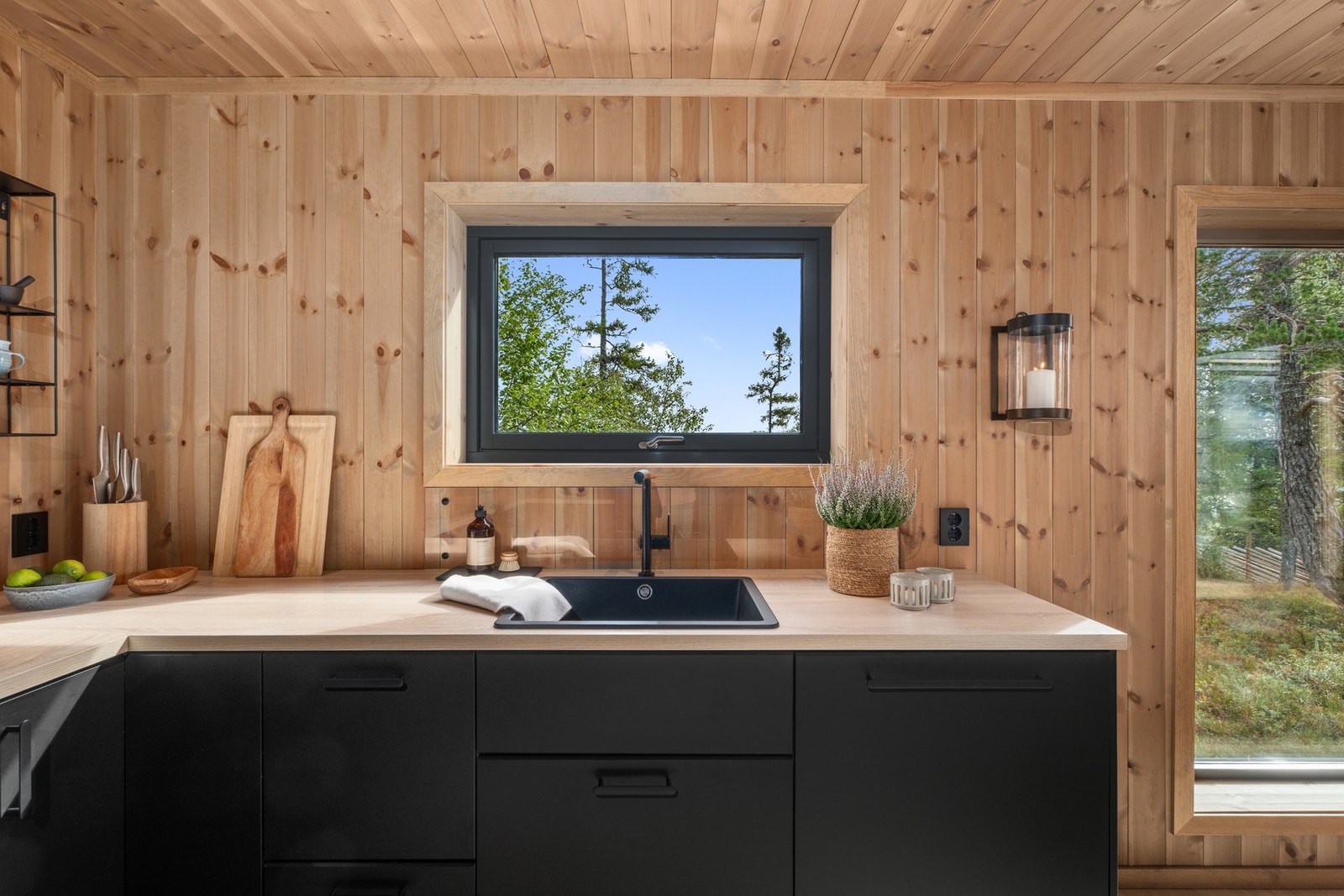 Utsikt fra kjøkkenvindu. Galleribilde