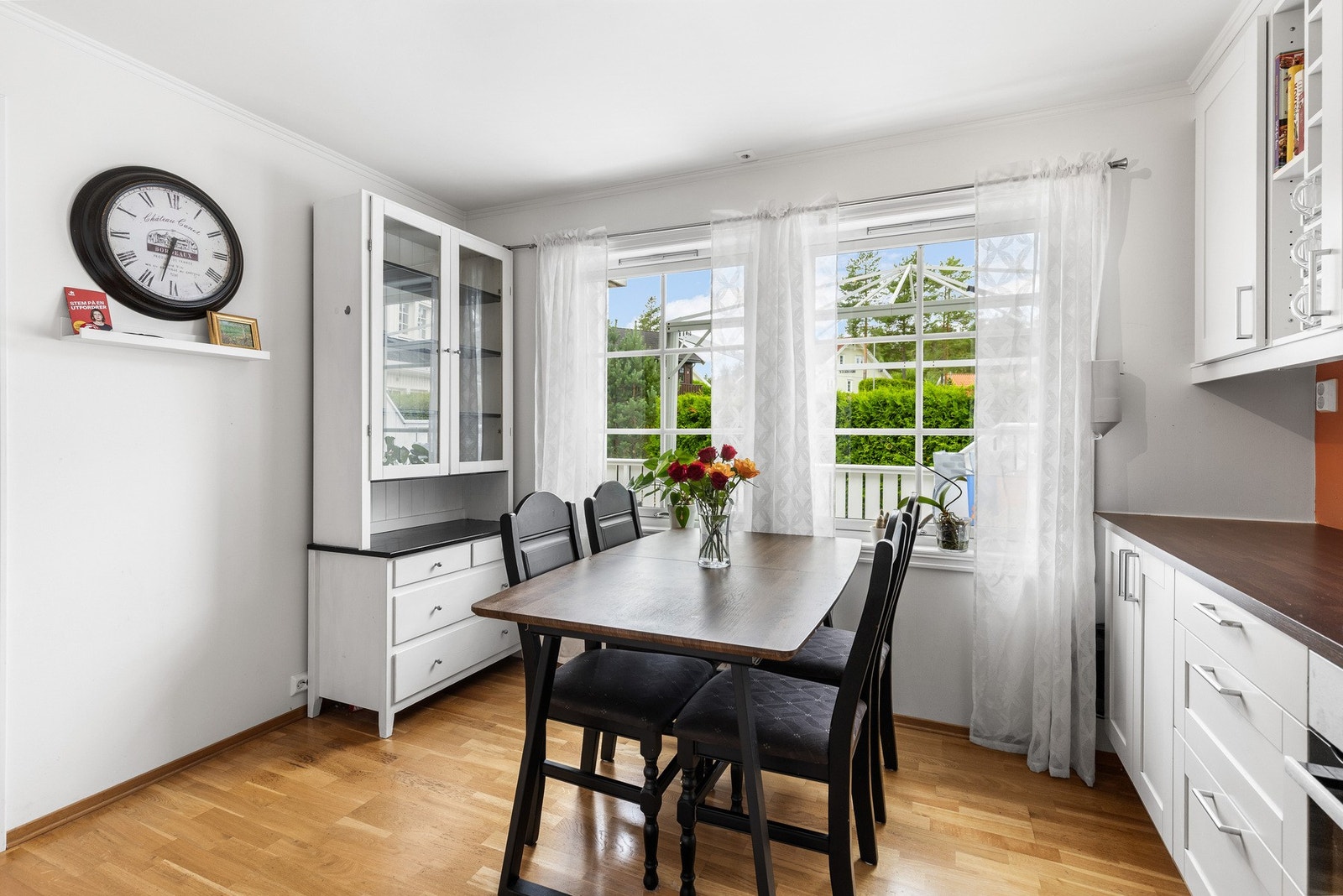 Her er det også god plass til spisebord. Galleribilde