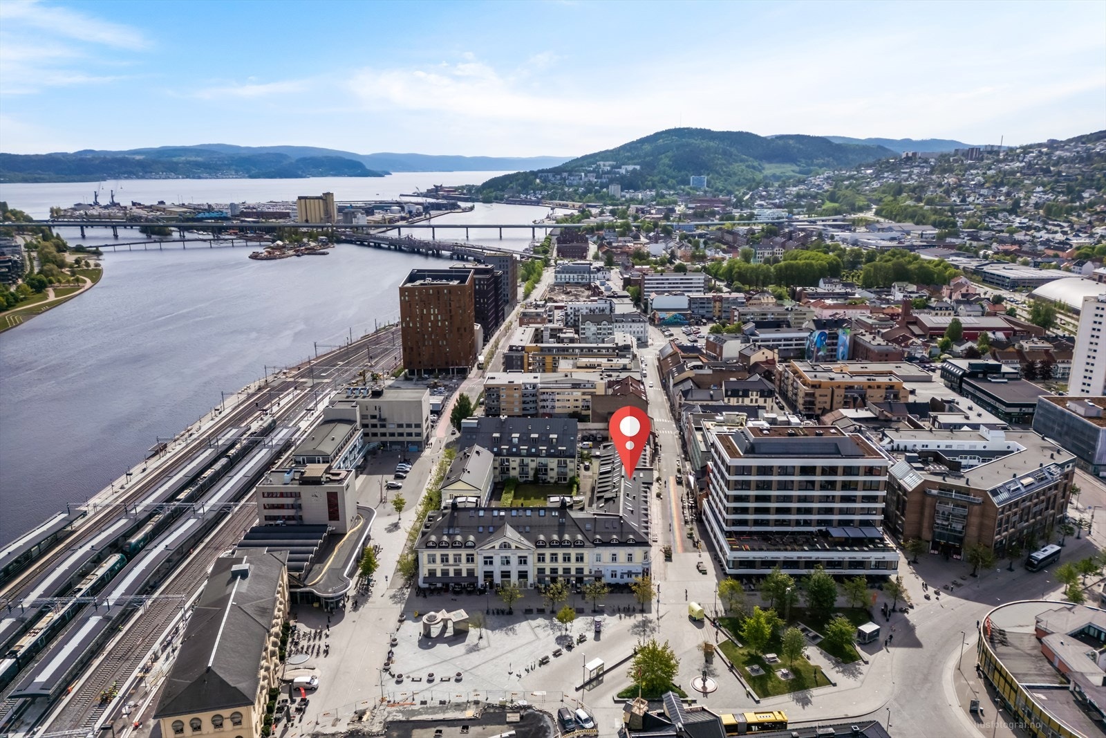 Fra leiligheten er det mange flotte turmuligheter langs elvepromenaden. Galleribilde