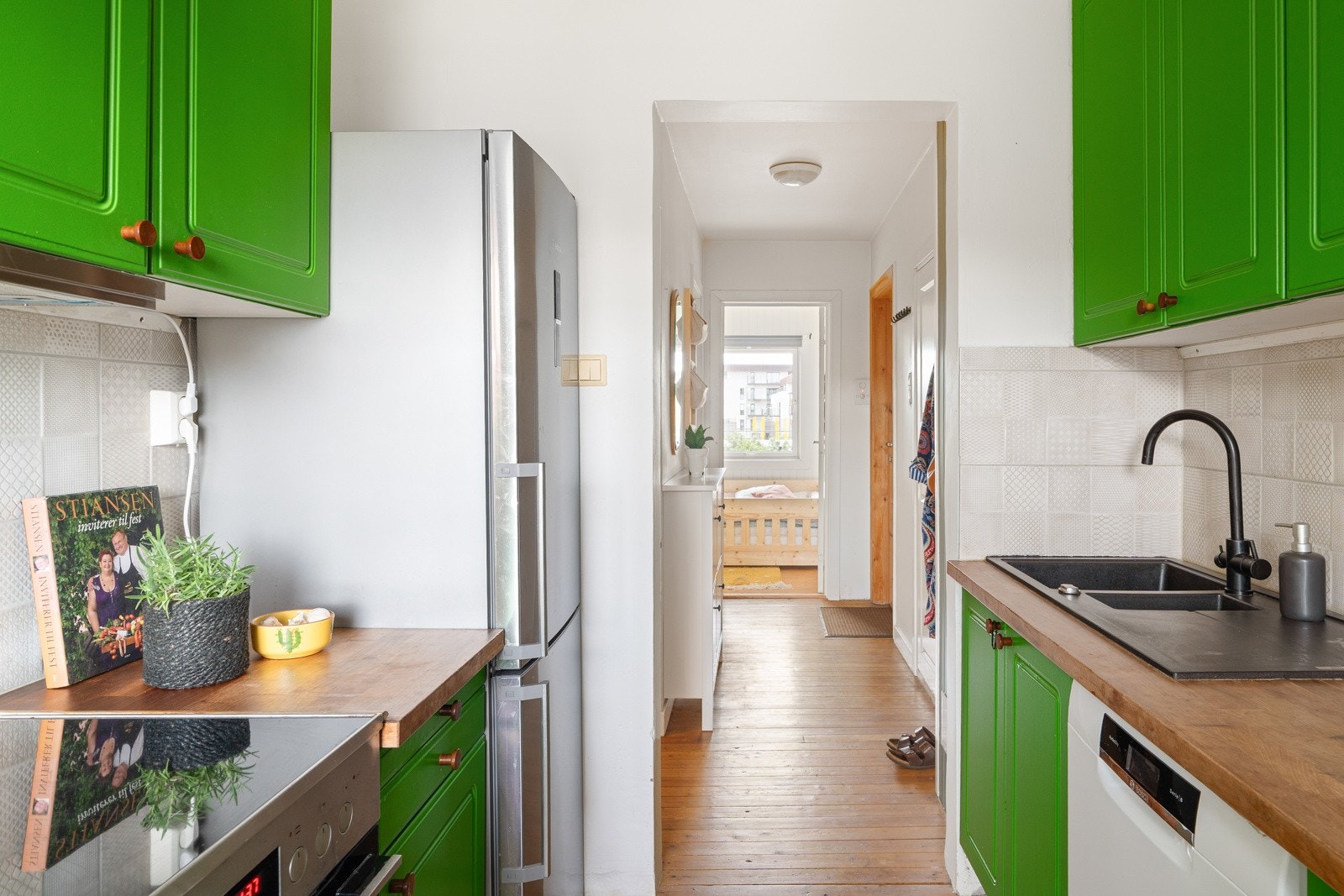 I tilknytning til stuen ligger kjøkkenet, målt til 6,7 kvm. Galleribilde