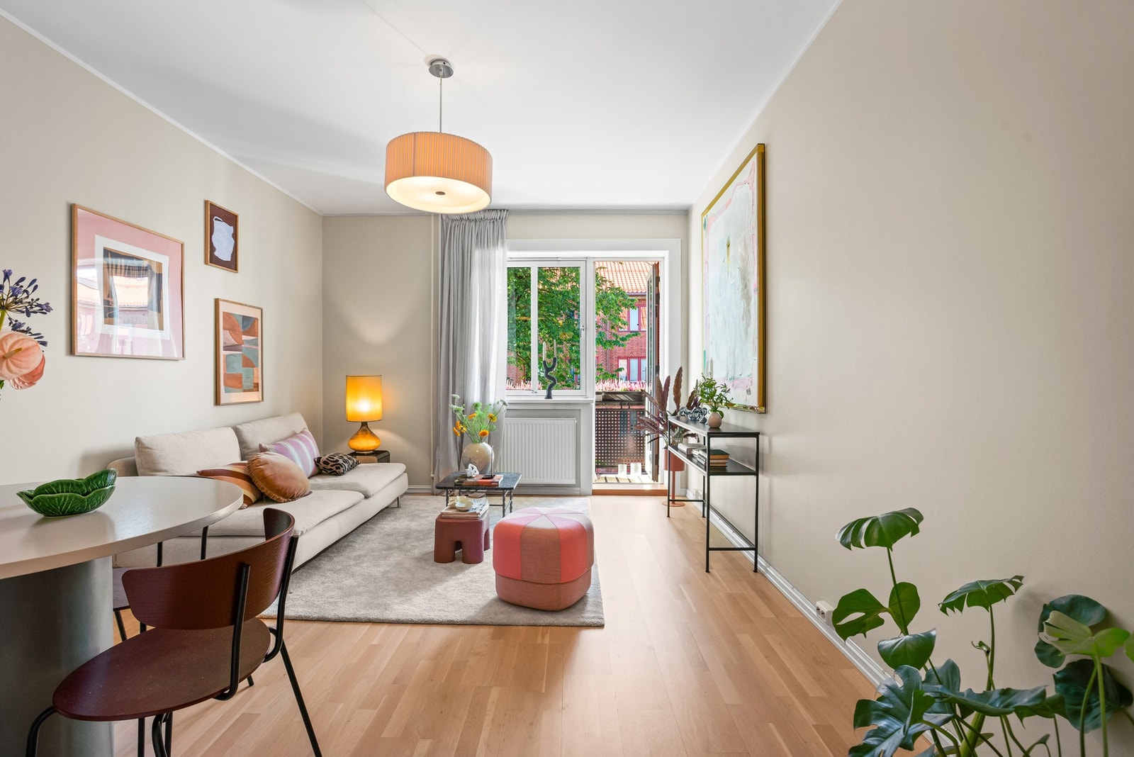 Leiligheten er gjennomgående med gode lysforhold Galleribilde