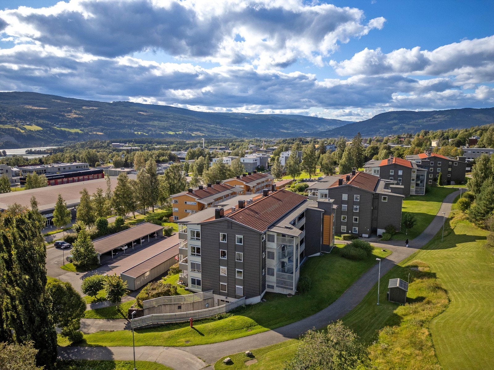 Flott beliggenhet med grønne omgivelser og nærhet til naturen. Galleribilde