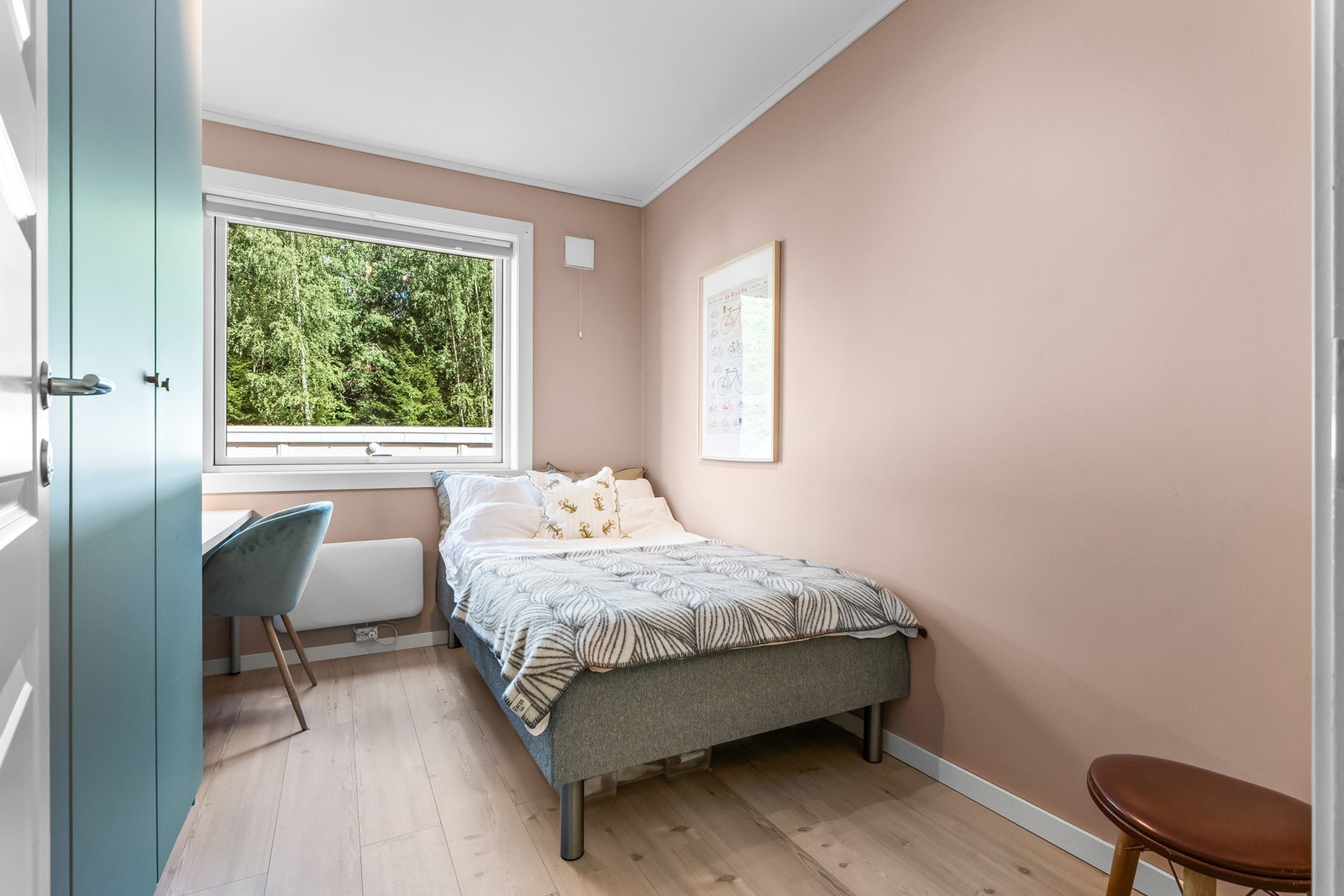 Soverom II har adkomst fra gangen og er også av god størrelse. Galleribilde