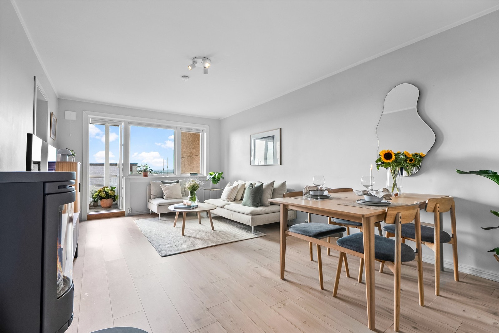 Velkommen til Skøyenåsveien 6 B! Presentert av Privatmeglere Marius Semmerud Berg og Fridtjof Sparbo, avd.Oppsal. Galleribilde