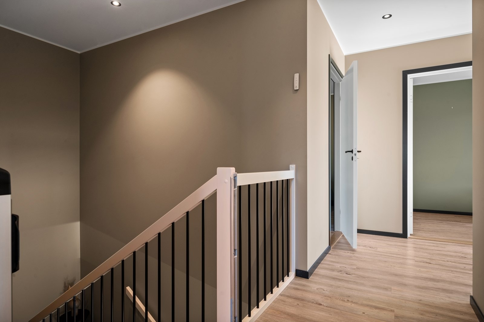 Oppgang til andreetasje Galleribilde