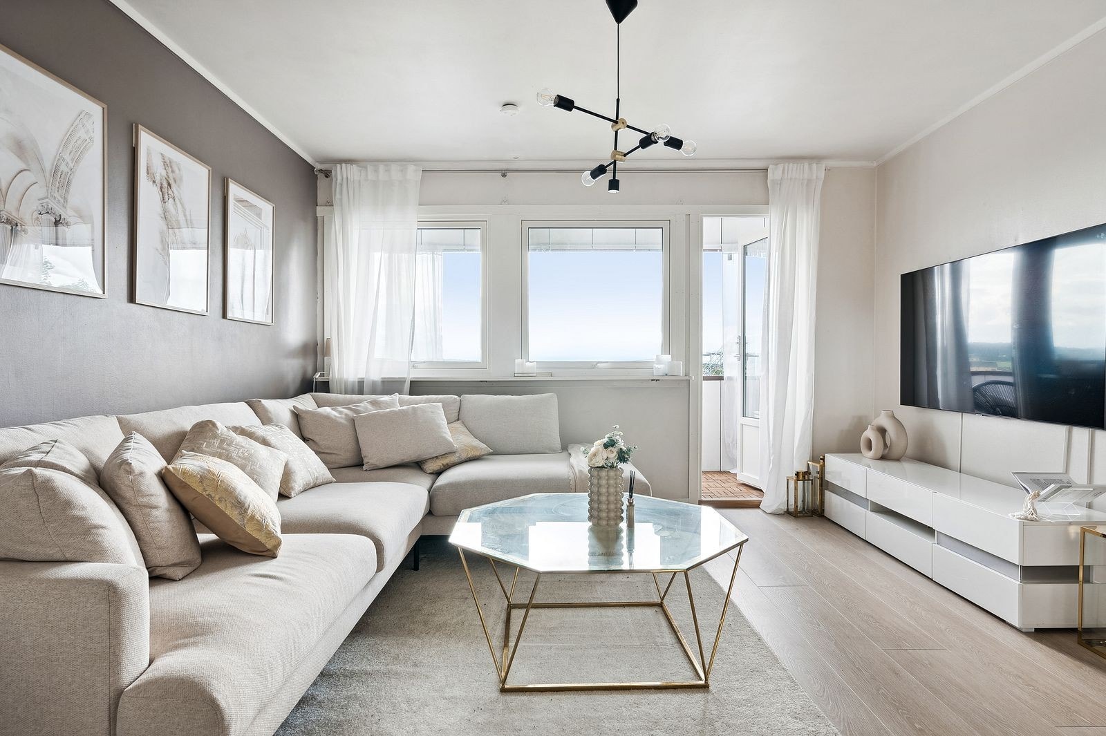 Stue med utgang til balkong Galleribilde