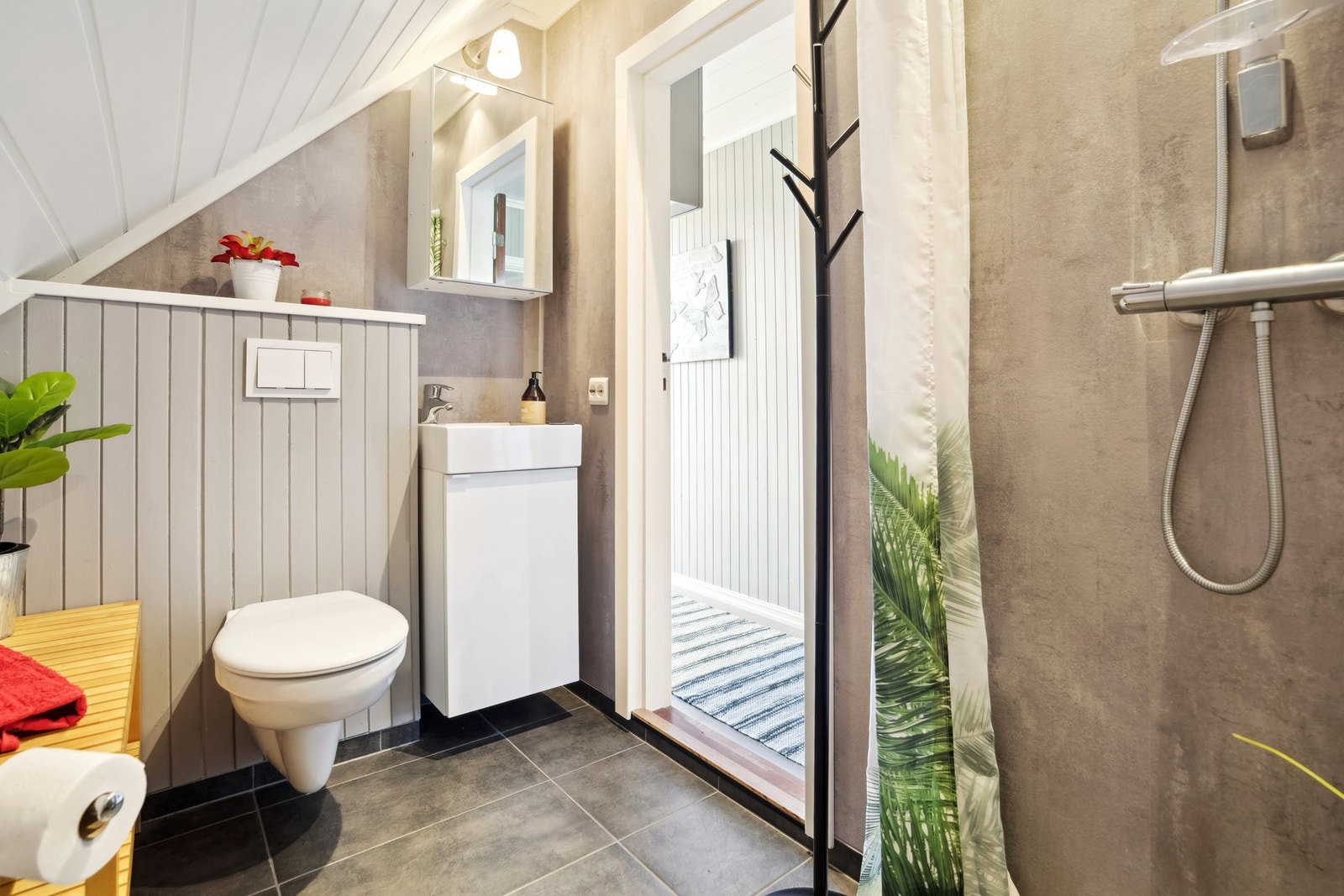 Bad i 2. etasje Galleribilde