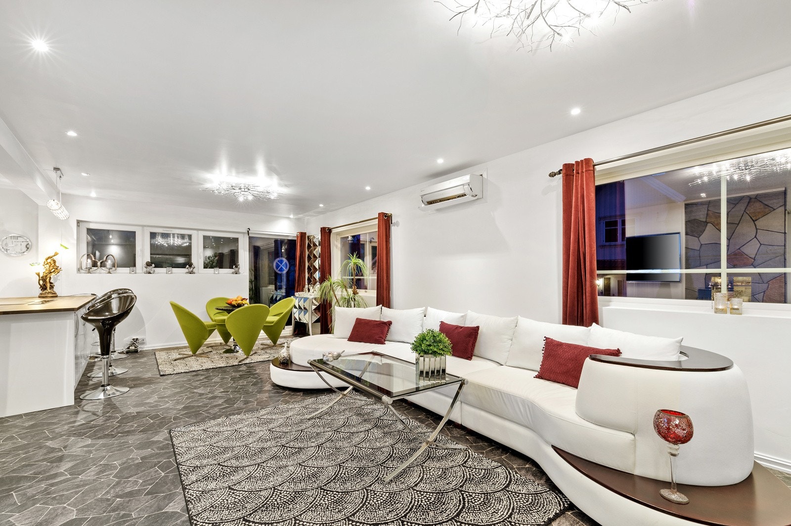 Sandgata 3 - Kveld - 11 Galleribilde