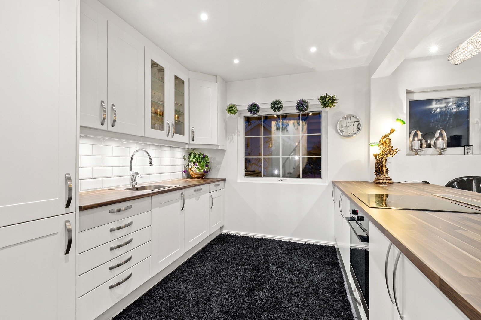 Sandgata 3 - Kveld - 08 Galleribilde