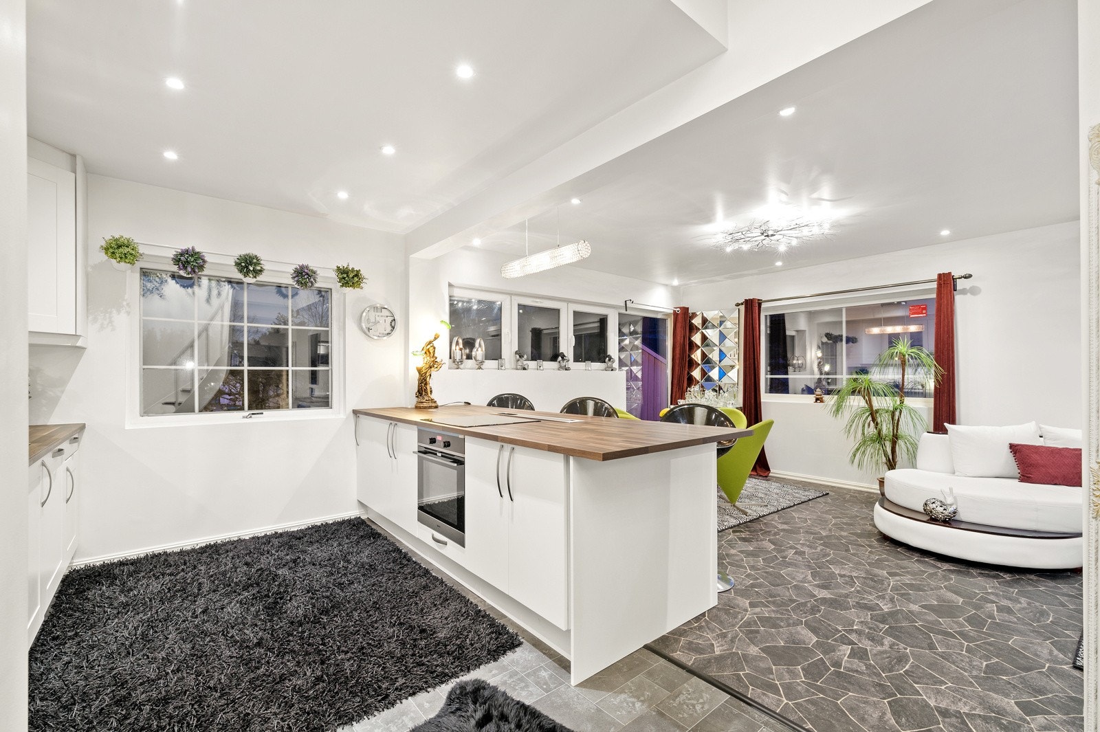 Sandgata 3 - Kveld - 09 Galleribilde