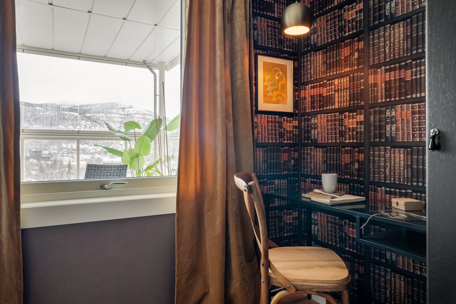 Perfekt for hjemmekontor eller studenten. Galleribilde