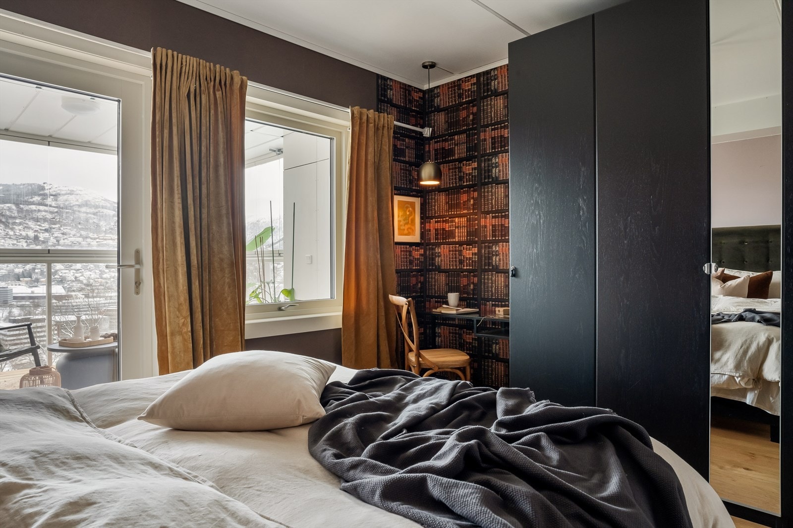 Mulighet for praktisk kontorkrok. Galleribilde