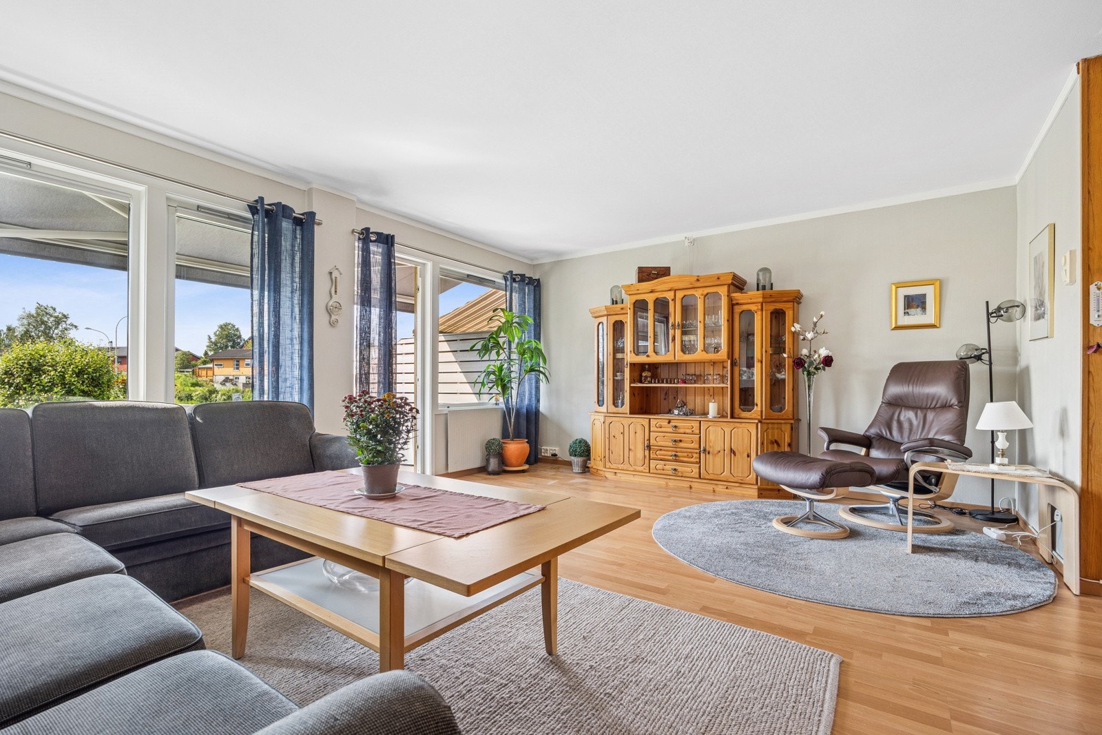 Det er opplegg for kabel-TV/internett i stuen som er inkludert i felleskostnadene. Galleribilde