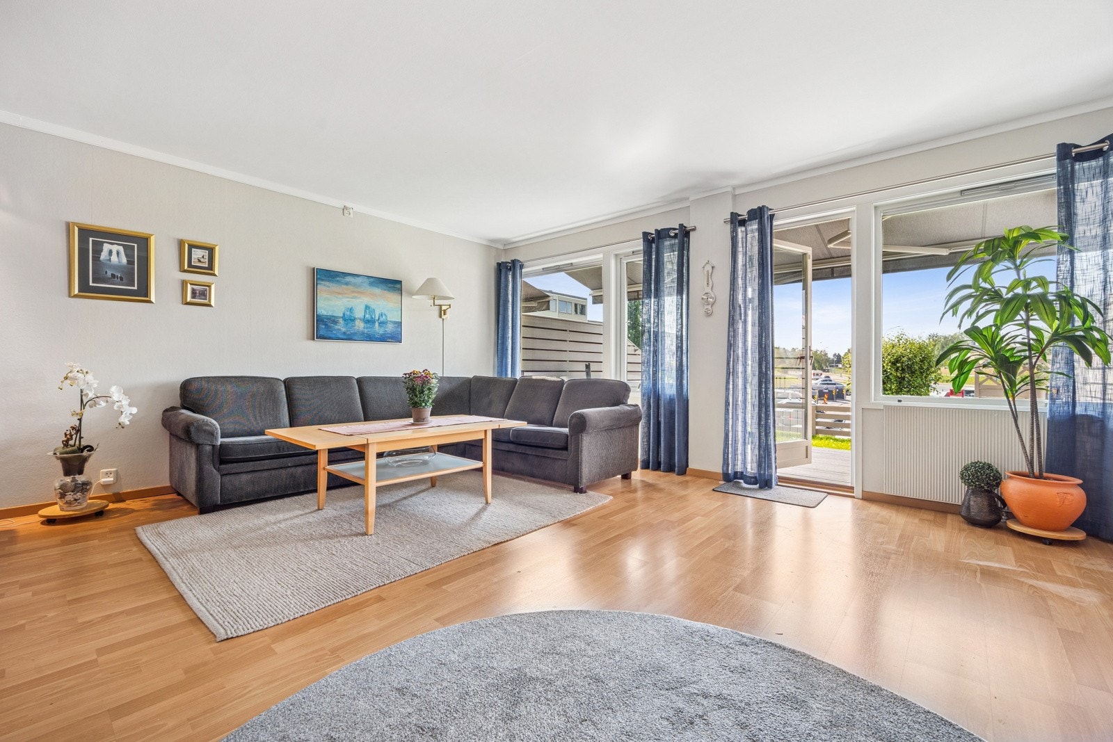 Den fine beliggenheten i feltet gjør at man har svært begrenset med innsyn til boligen. Galleribilde