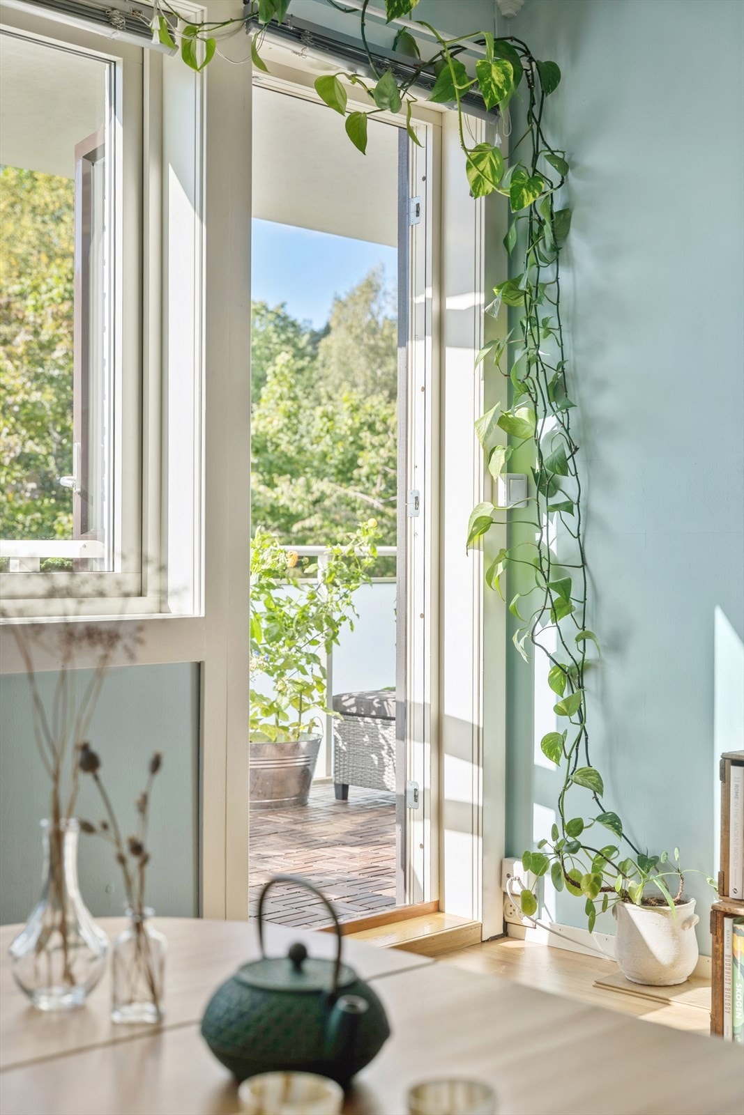 Balkongen gir deg en forlengelse av stuen på sommerstid. Galleribilde