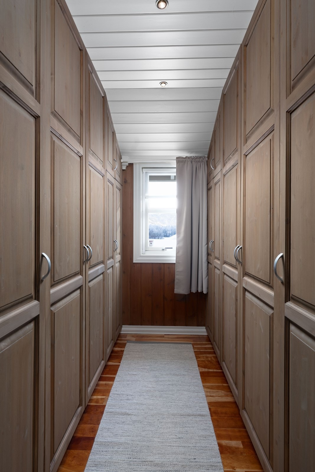 Svært godt med garderobeplass. Galleribilde