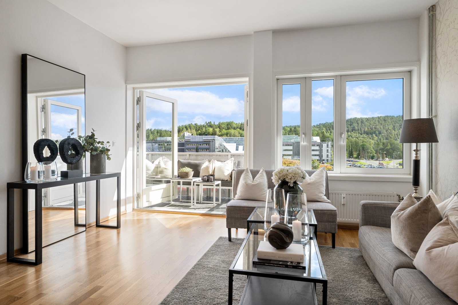 Attraktiv og lys 2-roms sentralt på Skullerud Galleribilde