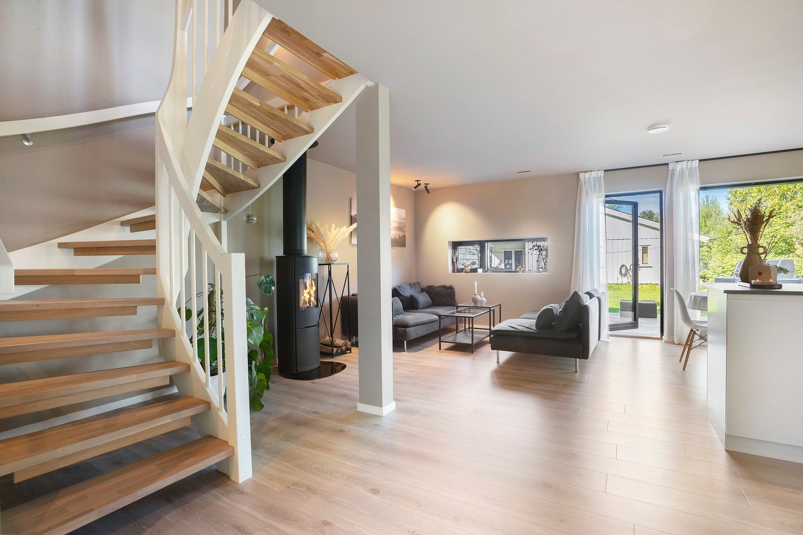 Trapp opp til etasjen over Galleribilde