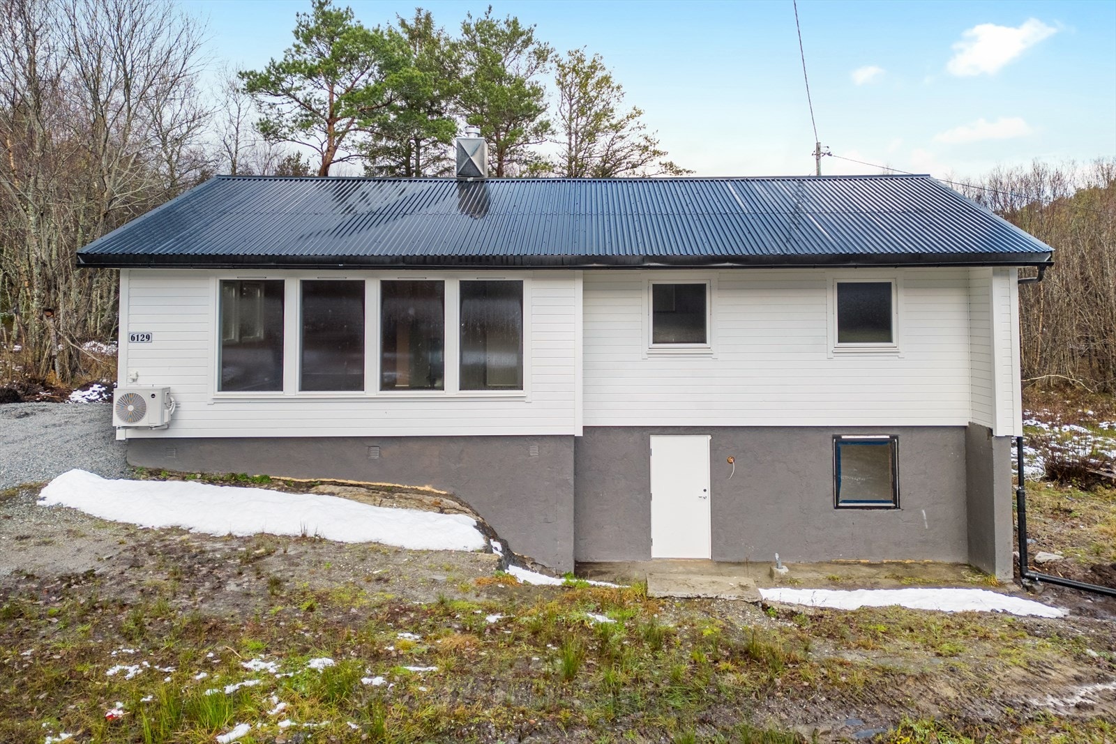 Boligen er etterisolert med ny kledning i 2024 Galleribilde