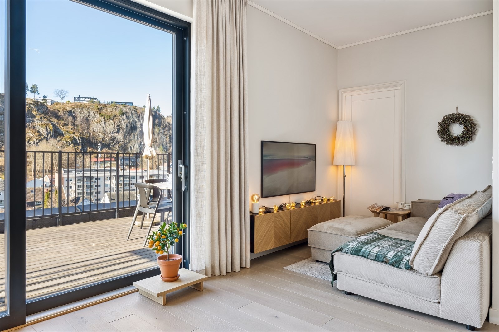 Her får man mye naturlig lys inn i leiligheten Galleribilde