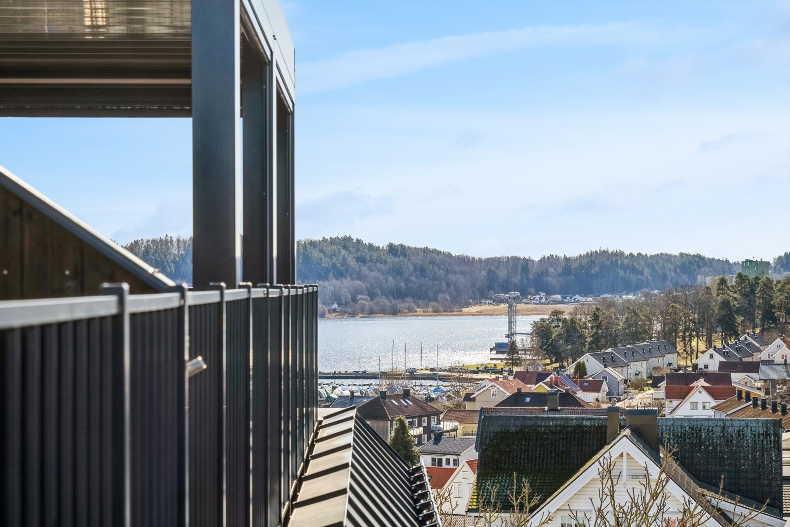 Noe sjøutsikt fra terrassen Galleribilde