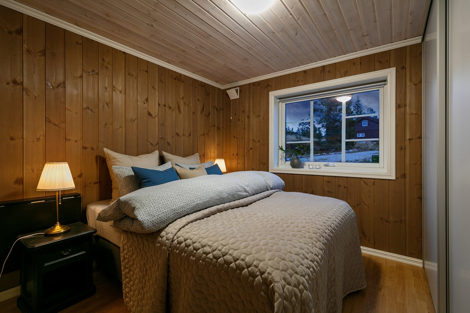 Etasjen har to soverom. Galleribilde