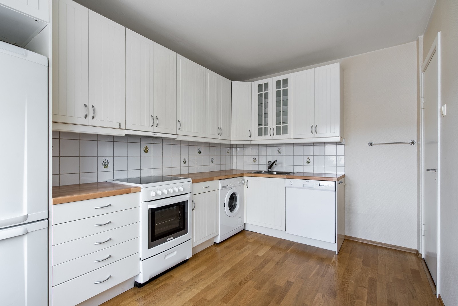 Hvitevarer vil følge leiligheten i den stand de står. (kjøleskapet er tatt bort) Galleribilde