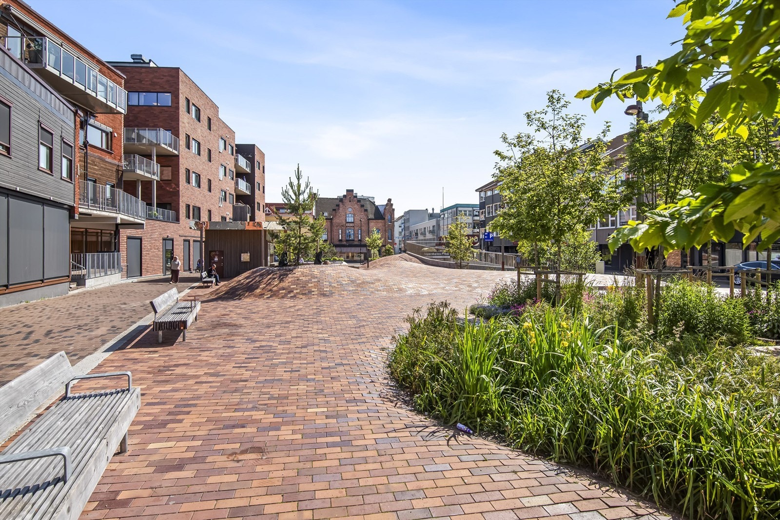 Nærmeste torv ligger kun 1 minutt unna leiligheten Galleribilde