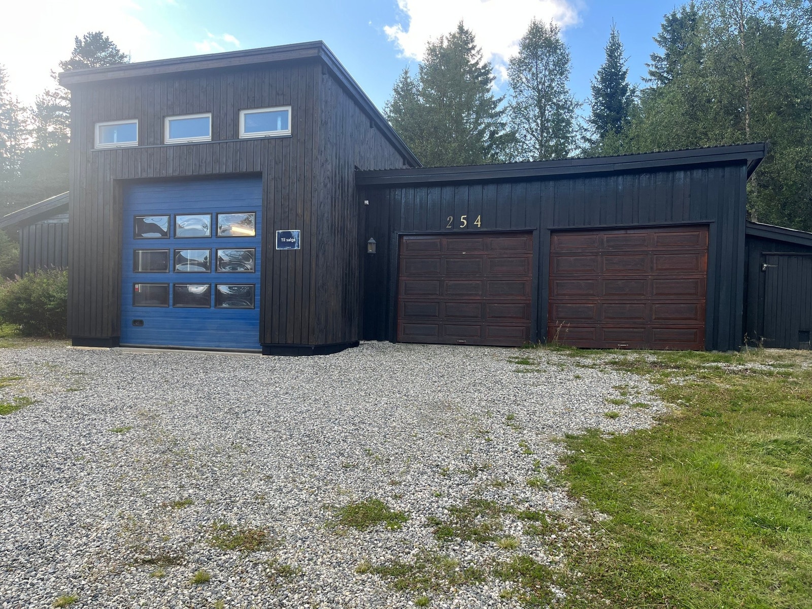 Garasjeporten. Galleribilde