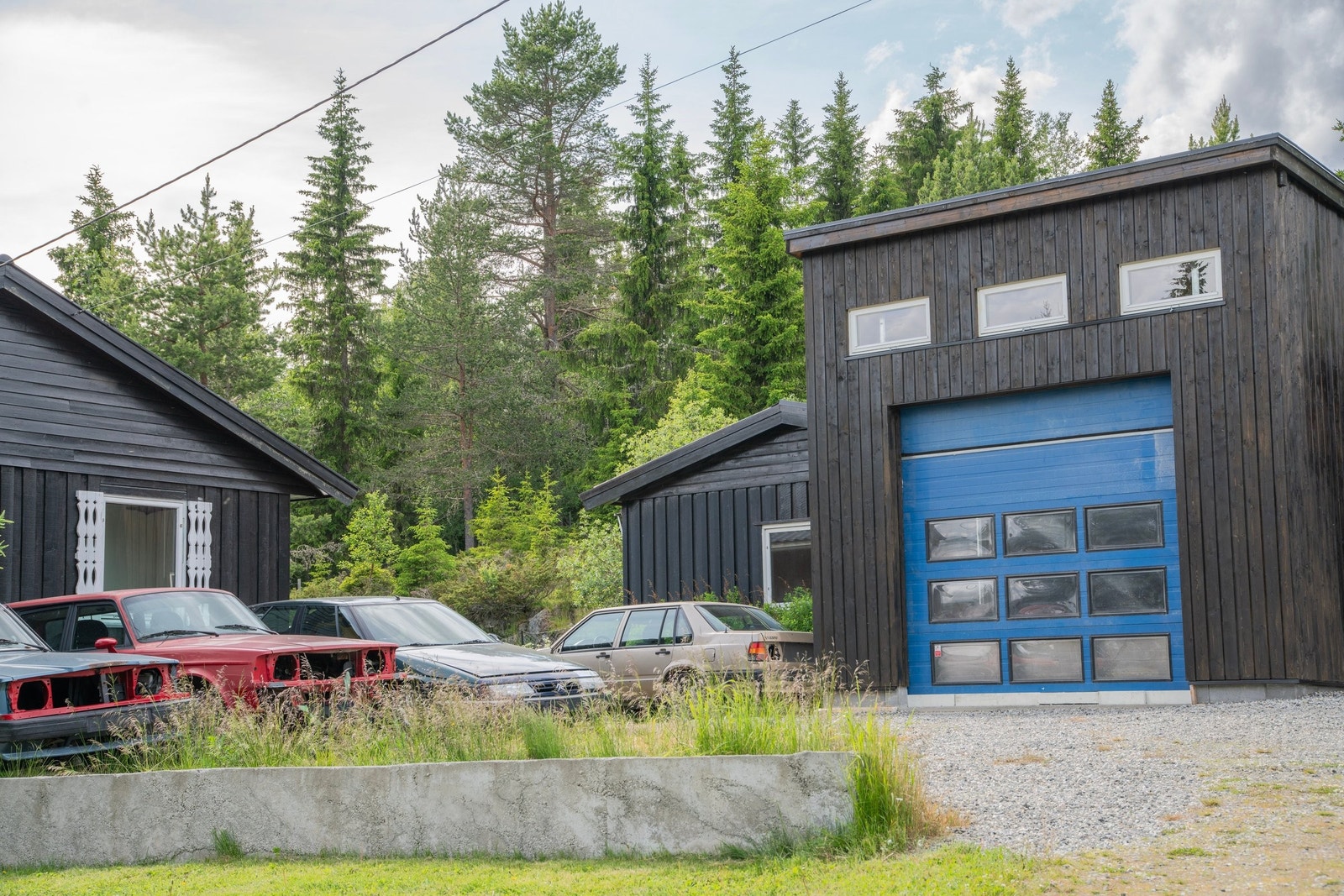 Parkering til flere biler. Galleribilde