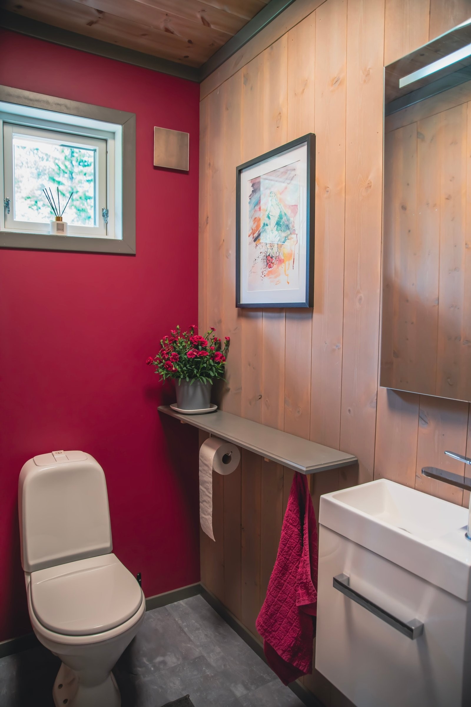 Totallet oppusset 2024, nytt vinyl gulvet. Galleribilde