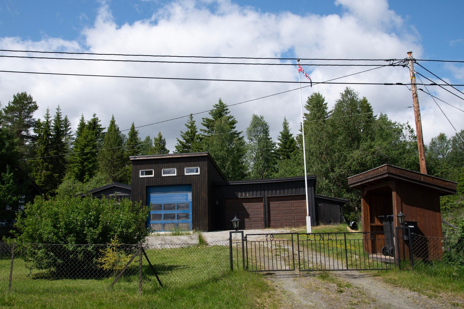 Nybygd hobby bilverksted. Galleribilde