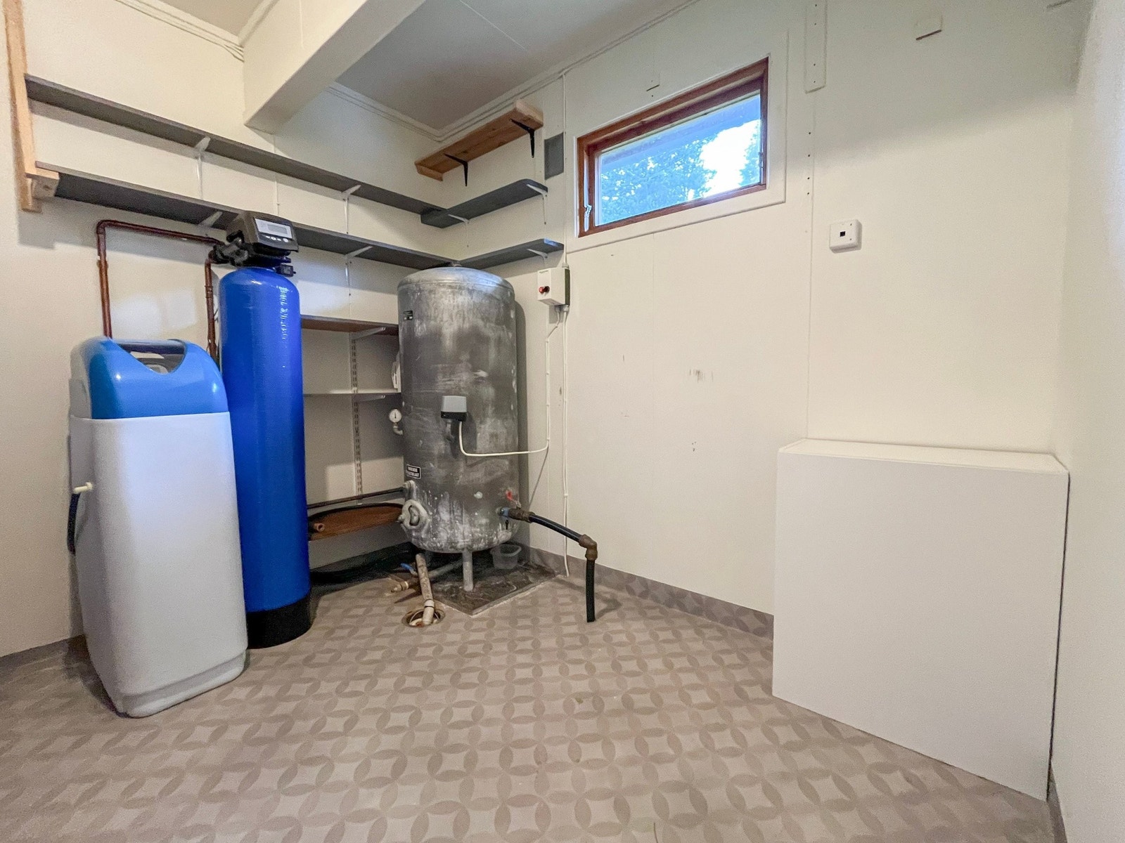 Tekniskrom med vannfilter fra Norvann. Galleribilde