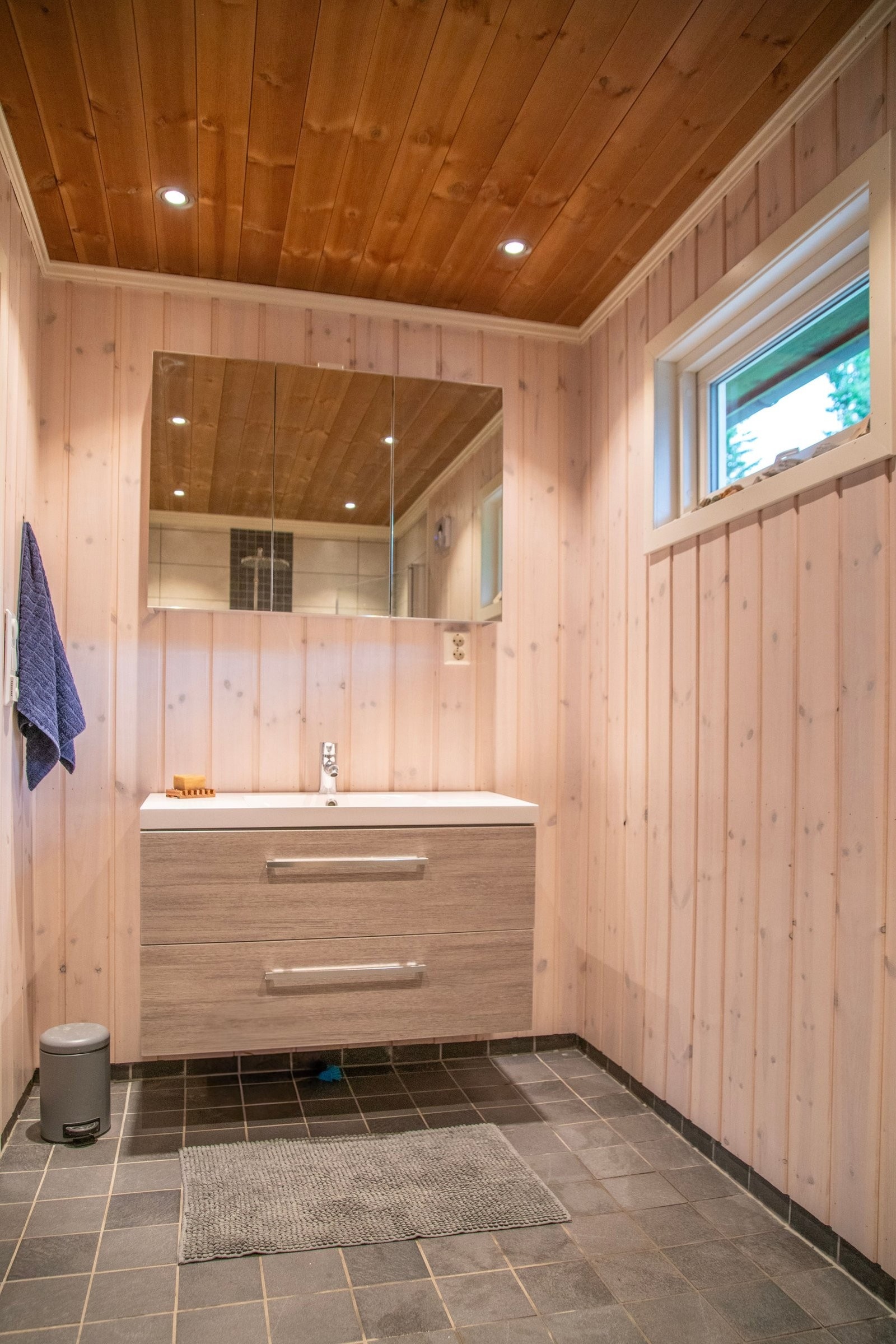 Baderommet ble utvidet og oppusset i 2016. Galleribilde