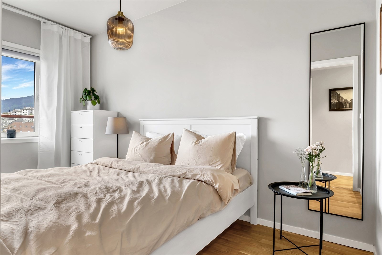 Her er det god plass til å innrede med dobbelseng og garderobe Galleribilde