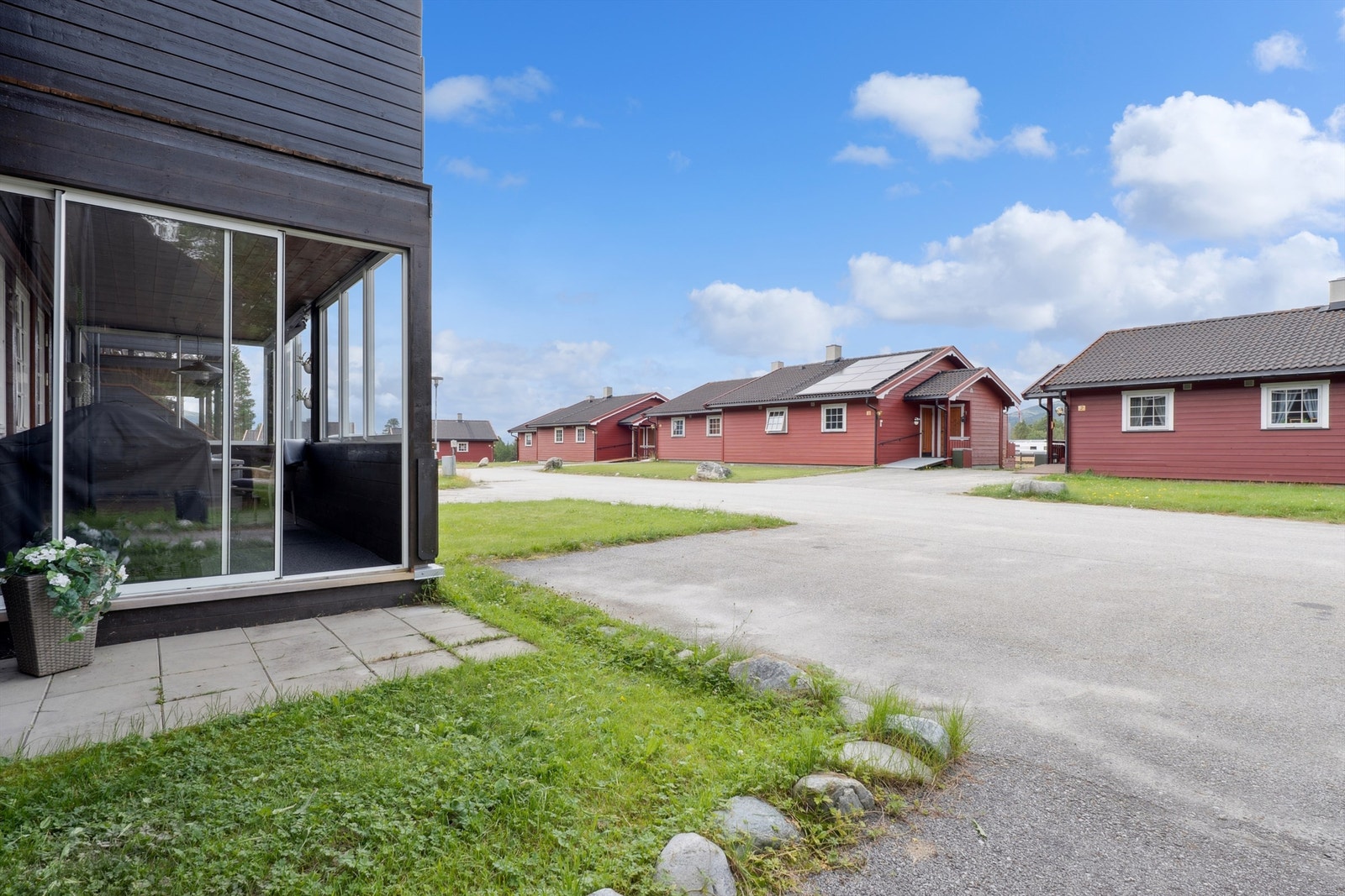 Parkering foran leiligheten Galleribilde