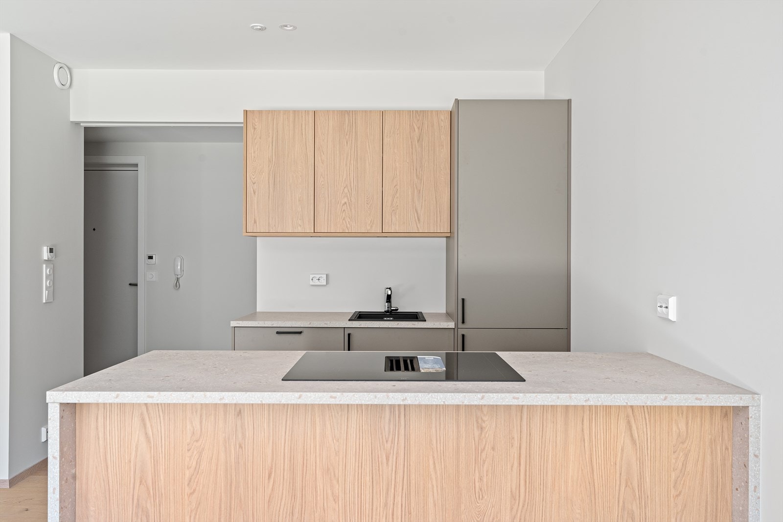 Kjøkken fra Strai med integrerte hvitevarer Galleribilde