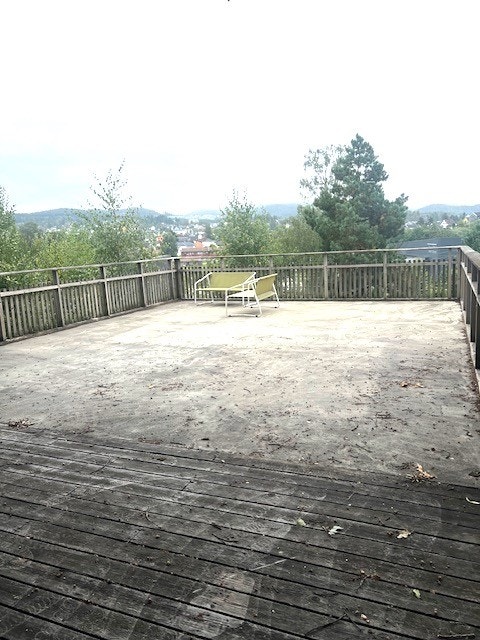 Stor terrasse. Galleribilde