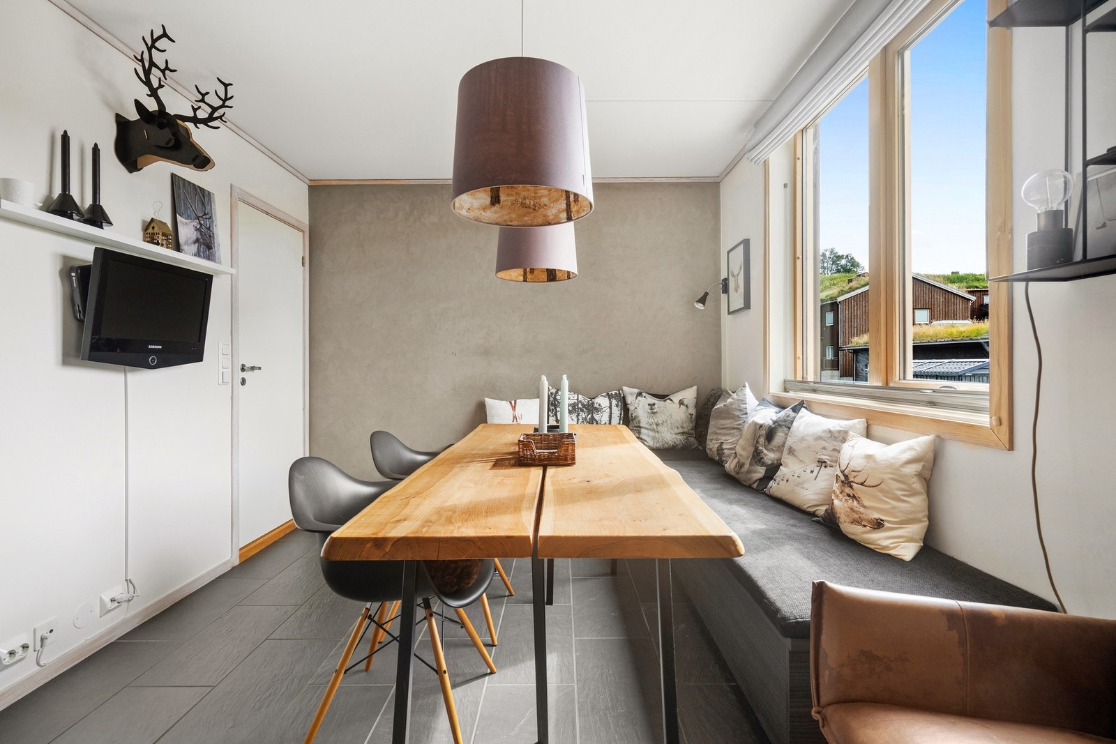 Sosialt rom med plass til mange Galleribilde