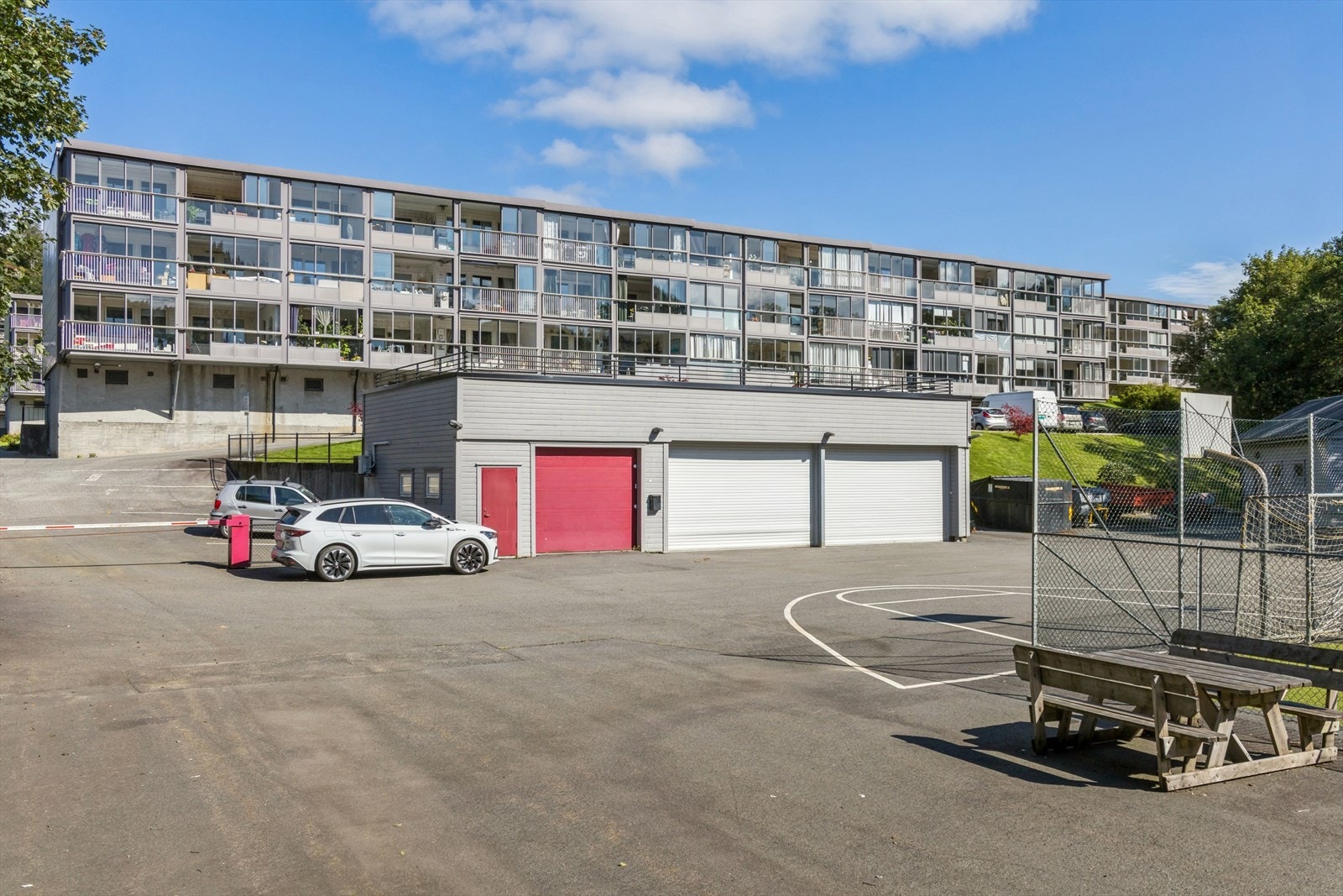 Fasade i front. Galleribilde