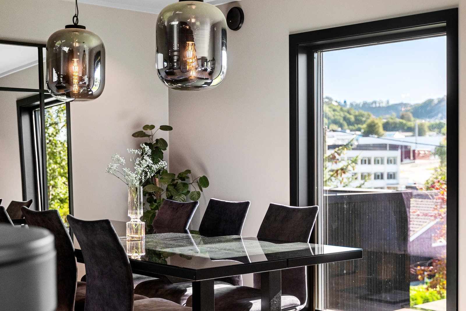 Boligen fremstår svært gjennomført. Galleribilde