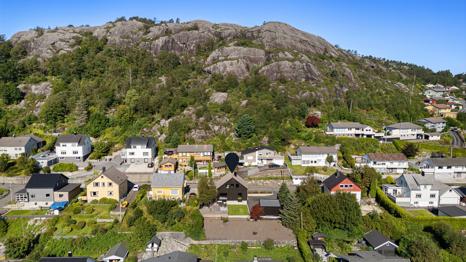 For barnefamilier er dette et svært godt sted å bo - det er kort avstand til barnehager, skoler og lekeplasser, og trygge gang- og sykkelveier gjør hverdagen enklere. Galleribilde