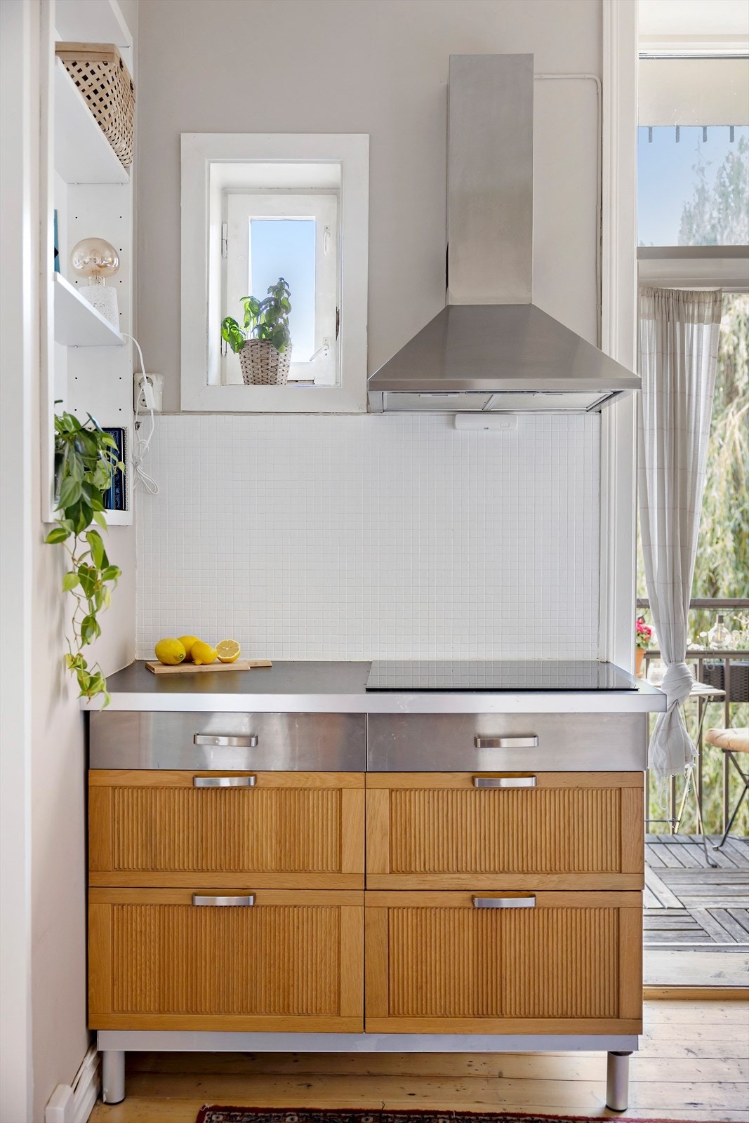 Kjøkkeninnredningen er fra IKEA, basert på informasjon fra tidligere salgsoppgave. Galleribilde