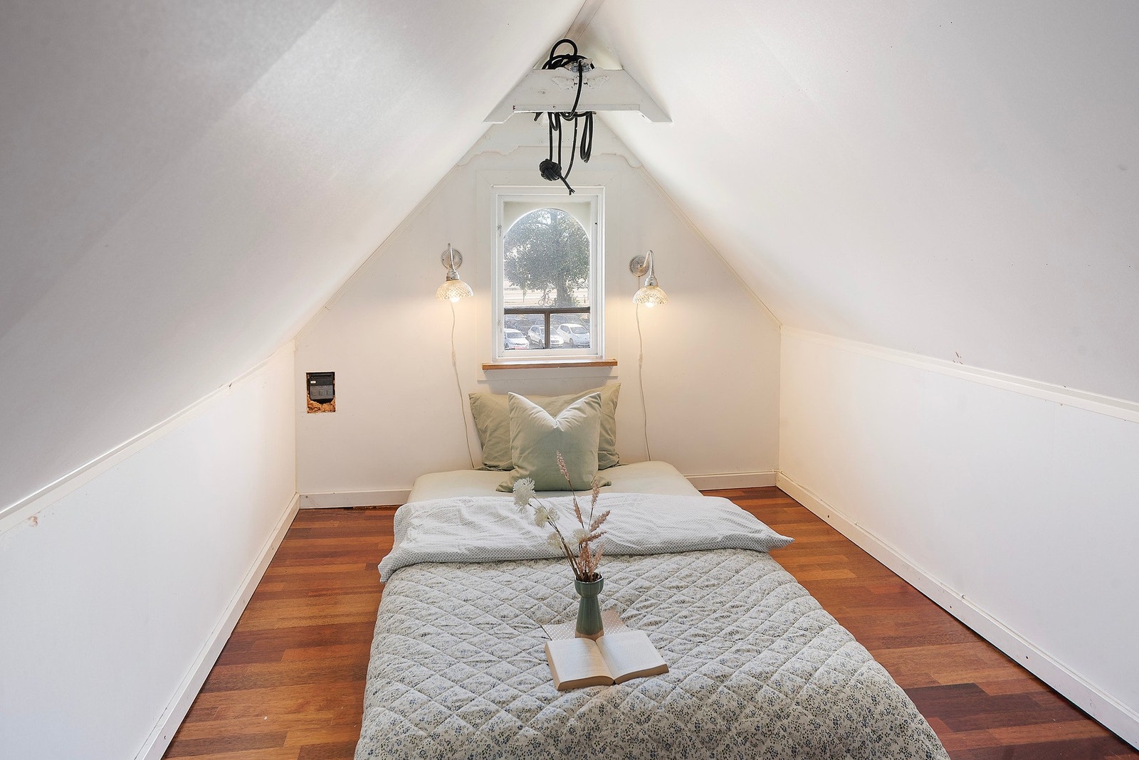 Stort loft til lagring Galleribilde