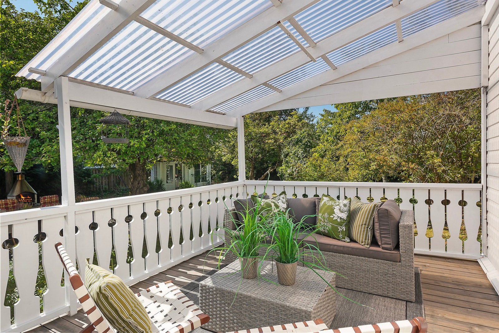 Stor terrasse ved inngangen Galleribilde